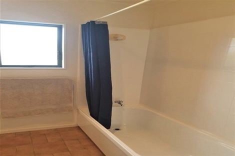 Photo of property in 25 Bermuda Place, One Tree Point, 0118
