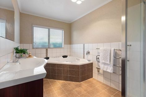 Photo of property in 35 Santa Cruz Drive, Papamoa Beach, Papamoa, 3118