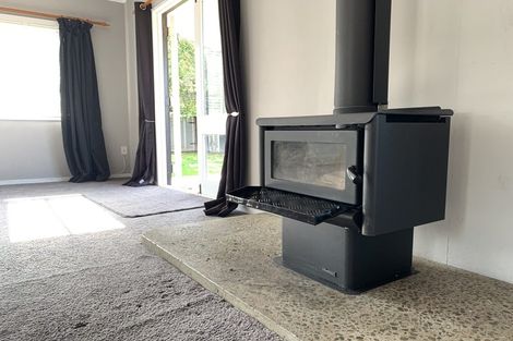 Photo of property in 11 Hilton Grove, Kelvin Grove, Palmerston North, 4414