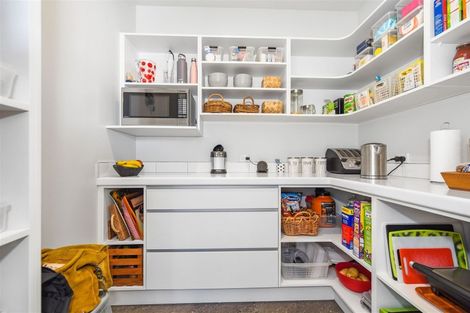 Photo of property in 172 Saint James Drive, Huntington, Hamilton, 3210