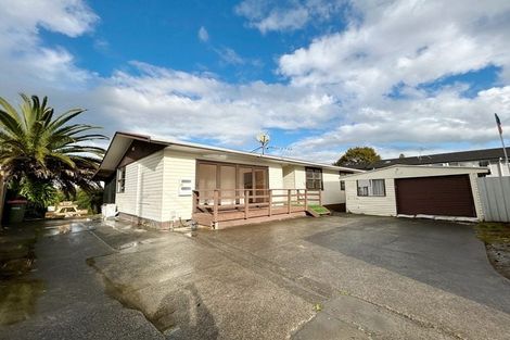 Photo of property in 9 Queen Mary Avenue, New Lynn, Auckland, 0600