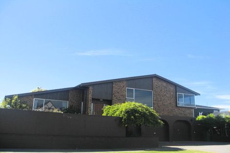 Photo of property in 28 Yellowstone Crescent, Burwood, Christchurch, 8083