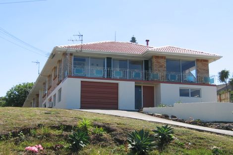 Photo of property in 5/16 Beach Road, Castor Bay, Auckland, 0620