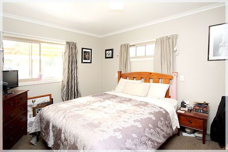 Photo of property in 5 Ripa Street, Tangimoana, 4822