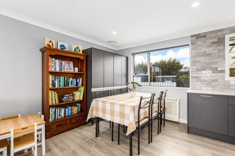 Photo of property in 12 Mossburn Grove, Kelson, Lower Hutt, 5010