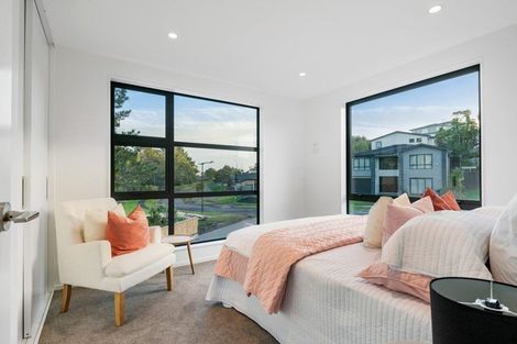 Photo of property in 43 Oteha Valley Road, Northcross, Auckland, 0632