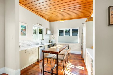 Photo of property in 139 Titirangi Road, New Lynn, Auckland, 0600