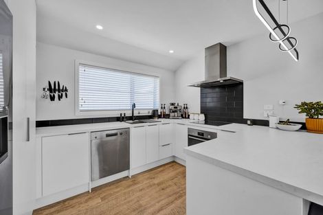 Photo of property in 2 Midsummer Avenue, Stratford, 4332