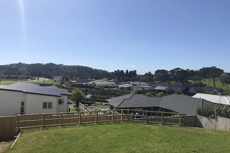 Photo of property in 92 Pohutukawa Parade, Riverhead, 0820