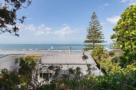 Photo of property in 14 Makorori Beach Road, Makorori, Gisborne, 4073