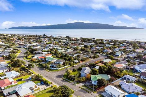 Photo of property in 37 Te Kupe Road, Paraparaumu Beach, Paraparaumu, 5032
