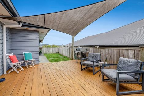 Photo of property in 14 Kingfisher Road, Silverdale, 0932