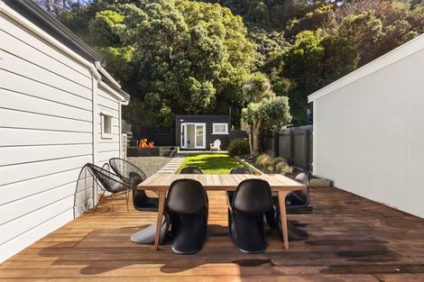 Photo of property in 36 Derwent Street, Island Bay, Wellington, 6023