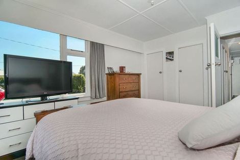 Photo of property in 36 Brougham Street, Westport, 7825