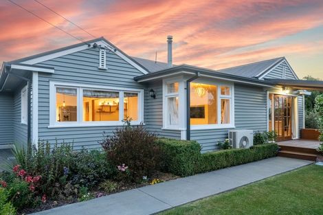 Photo of property in 252 Centaurus Road, Saint Martins, Christchurch, 8022