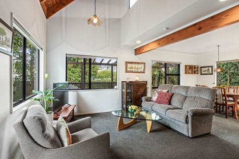 Photo of property in 3 Lantana Road, Green Bay, Auckland, 0604