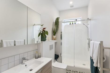 Photo of property in 40 Rua Street, Lyall Bay, Wellington, 6022