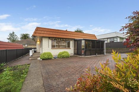Photo of property in 1 Mahoe Street, Melville, Hamilton, 3206