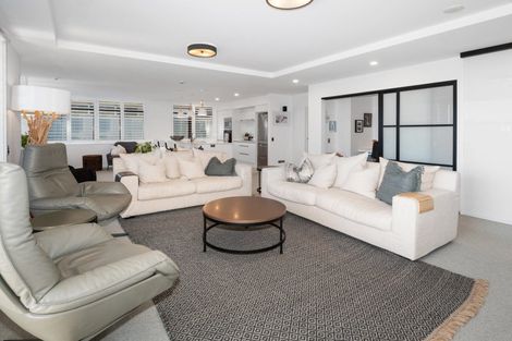 Photo of property in 2/48 Marine Parade, Mount Maunganui, 3116