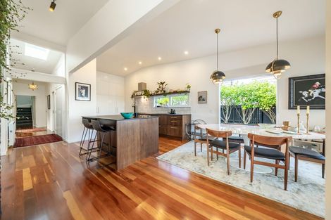 Photo of property in 42 Lohia Street, Khandallah, Wellington, 6035