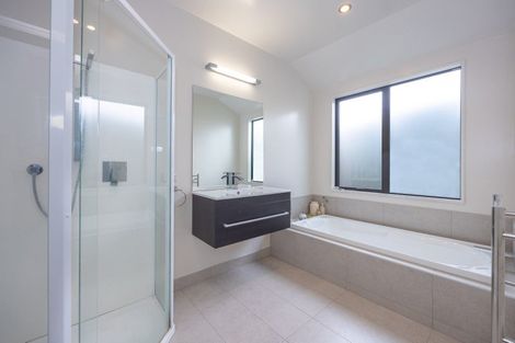 Photo of property in 128 Kings Drive, Wanaka, 9305