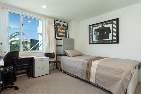 Photo of property in 10/12 Maunganui Road, Mount Maunganui, 3116