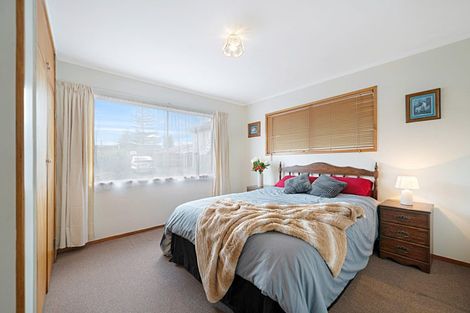 Photo of property in 1a/3 Divich Avenue, Te Atatu South, Auckland, 0610