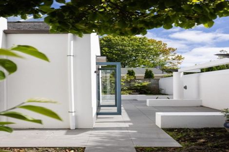 Photo of property in 2 Garden Road, Merivale, Christchurch, 8014