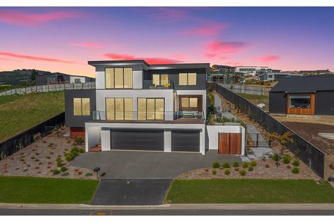 Photo of property in 8 Caldberg Close, Westmorland, Christchurch, 8025