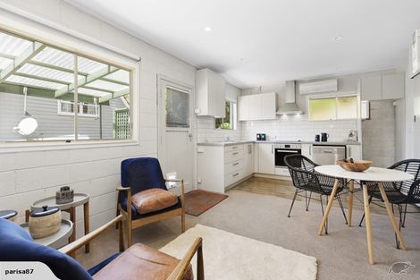 Photo of property in 18 Southern Cross Crescent, Island Bay, Wellington, 6023