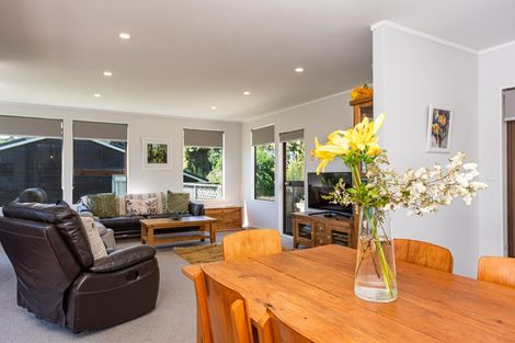 Photo of property in 1 Kinnel Grove, Papakowhai, Porirua, 5024
