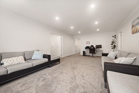 Photo of property in 35 Pacific Heights Road, Orewa, 0931