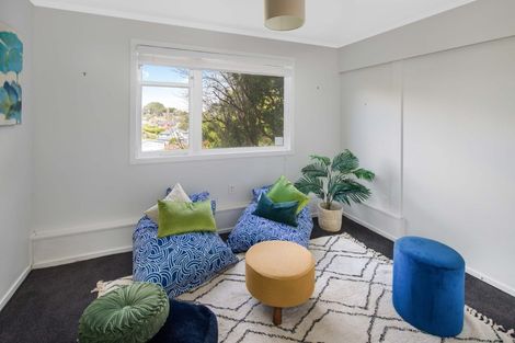 Photo of property in 18 Fairburn Grove, Johnsonville, Wellington, 6037