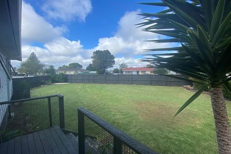Photo of property in 64 Addington Avenue, Manurewa, Auckland, 2102