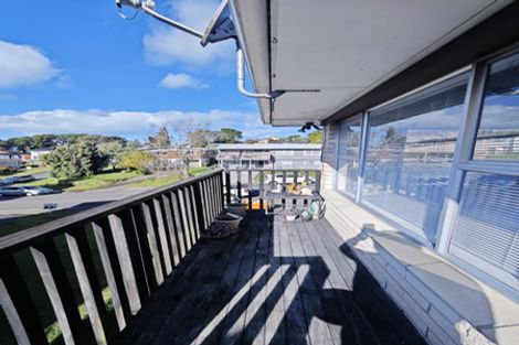 Photo of property in 1/14 Kathleen Street, Totara Vale, Auckland, 0627