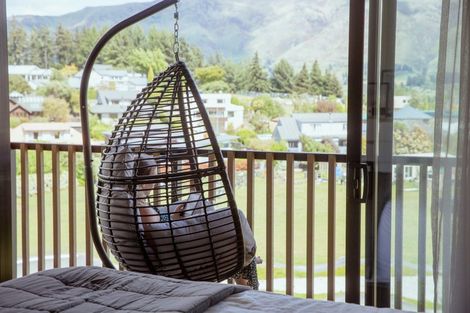 Photo of property in 50 Kings Drive, Wanaka, 9305