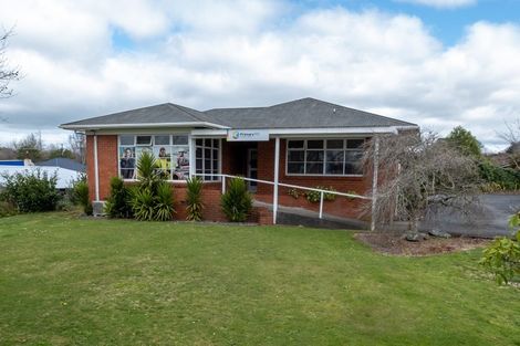 Photo of property in 379 Broadway, Stratford, 4332