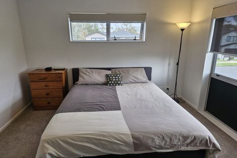 Photo of property in 64 Mettam Drive, Swanson, Auckland, 0614