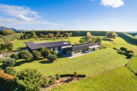 Photo of property in 17 Oram Drive, Turitea, Palmerston North, 4472