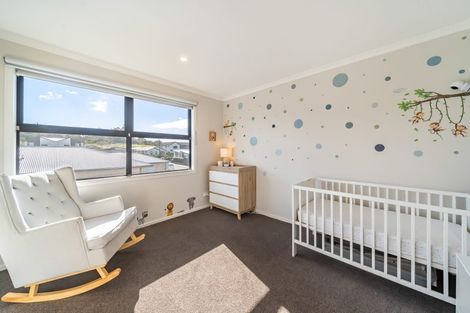 Photo of property in 48 Pateke Drive, Kenepuru, Porirua, 5022