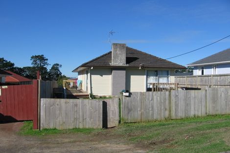 Photo of property in 97 Roberts Road, Te Atatu South, Auckland, 0610