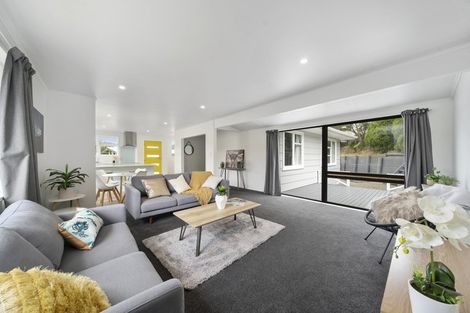 Photo of property in 33 Kairanga Crescent, Wainuiomata, Lower Hutt, 5014