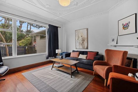 Photo of property in 2/14 Guthrie Street, Waterloo, Lower Hutt, 5011