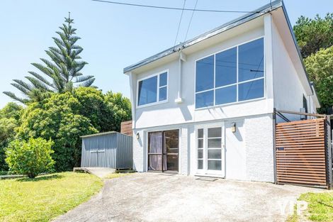 Photo of property in 19 Black Rock Road, Newlands, Wellington, 6037