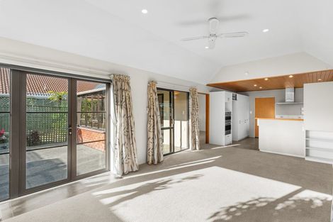 Photo of property in 26 Broadfell Avenue, Avonhead, Christchurch, 8042