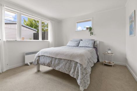 Photo of property in 28 Kingdale Road, Henderson, Auckland, 0610