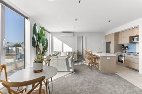 Photo of property in 22 Liardet Apartments, 303/22 Liardet Street, New Plymouth, 4310