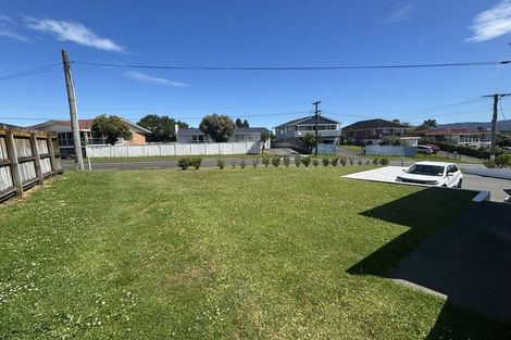 Photo of property in 31 School Road, Te Atatu South, Auckland, 0610