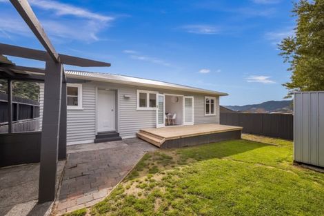 Photo of property in 15 Gardiner Grove, Wainuiomata, Lower Hutt, 5014