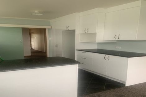 Photo of property in 43 Mason Street, New Lynn, Auckland, 0600